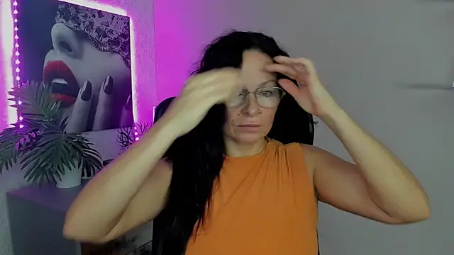 HelenLuxx online show from 09.25.25