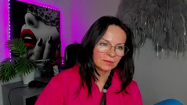 HelenLuxx online show from 03.23.26