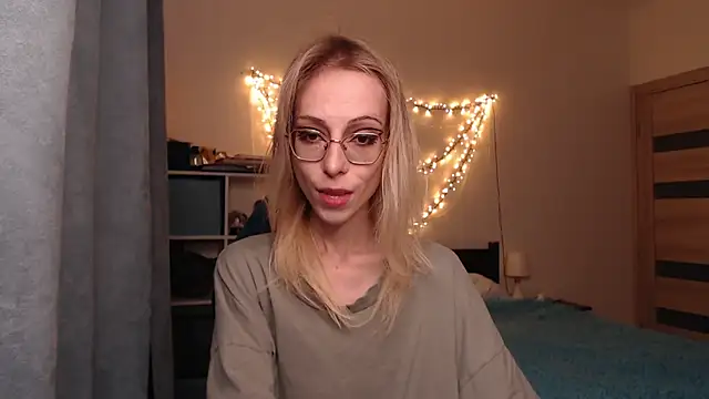 Snapshot of amber_quell_here chatting on 02.14.25 amber quell here online show from 02.14.25