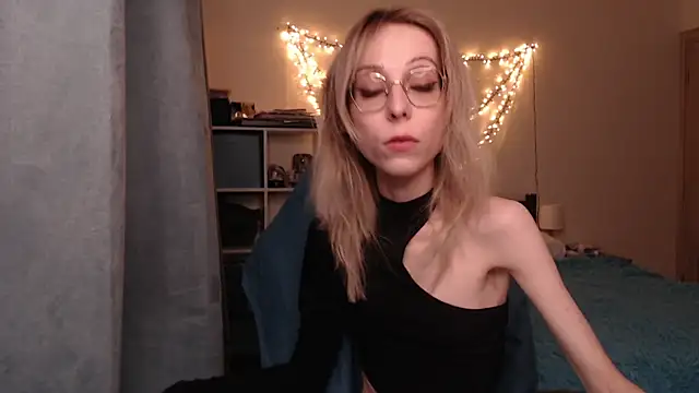 Snapshot of amber_quell_here chatting on 02.20.25 amber quell here online show from 02.20.25