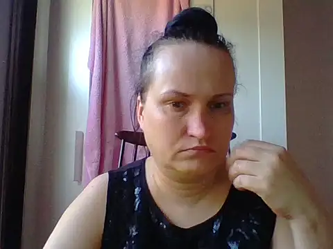 Snapshot of _squirty_cum_lady_ chatting on 03.04.25 squirty cum lady online show from 03.04.25