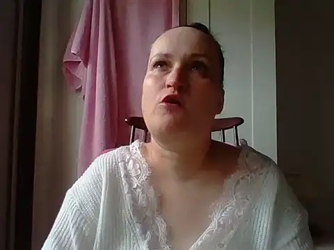 Snapshot of _squirty_cum_lady_ chatting on 03.11.25 squirty cum lady online show from 03.11.25