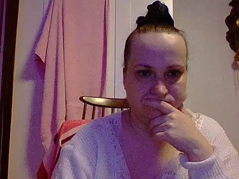 Snapshot of _squirty_cum_lady_ chatting on 03.11.25 squirty cum lady online show from 03.11.25