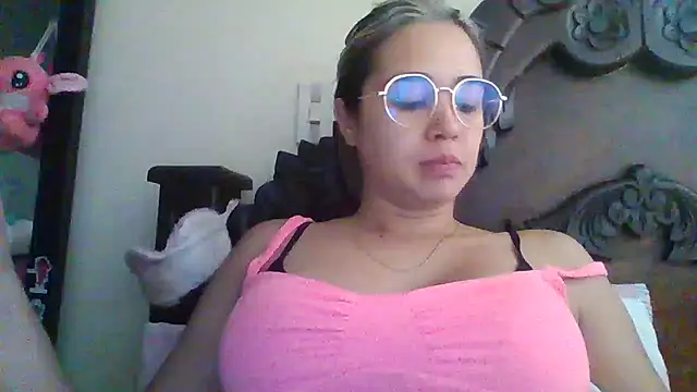 trianabell online show from 02.20.25