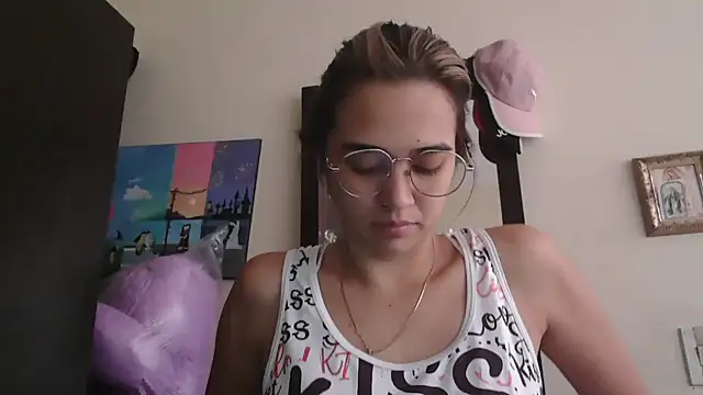 trianabell online show from 04.20.26