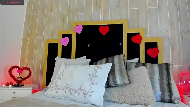 Snapshot of TamyHoney chatting on 02.14.25 TamyHoney online show from 02.14.25
