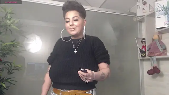 BustyAllyy online show from 12.15.24