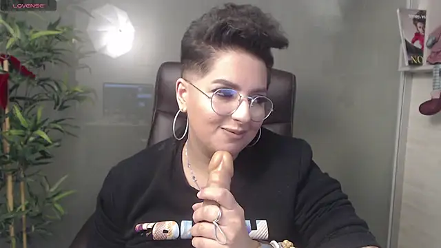 BustyAllyy online show from 12.16.24