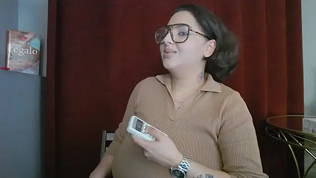 BustyAllyy online show from 12.18.25