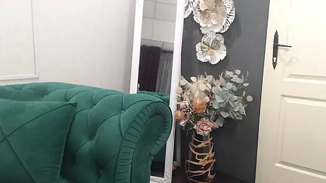 Snapshot of BustyAllyy chatting on 04.12.26 BustyAllyy online show from 04.12.26