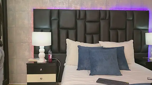 MiaSweeths online show from 01.13.26