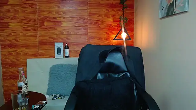 Bastiaan 28 online show from 12.13.24