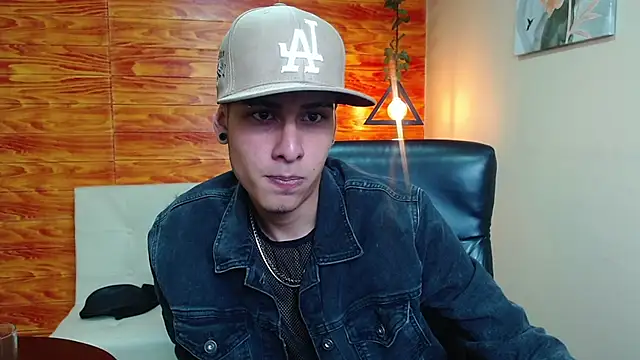 Bastiaan 28 online show from 12.15.24