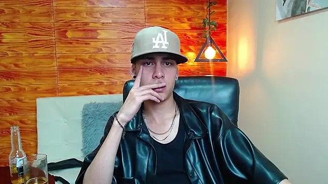 Bastiaan 28 online show from 12.24.24