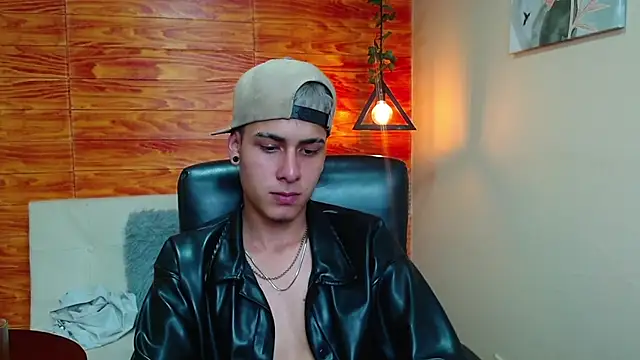 Bastiaan 28 online show from 12.25.24