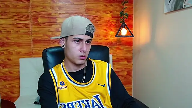 Bastiaan 28 online show from 12.28.24