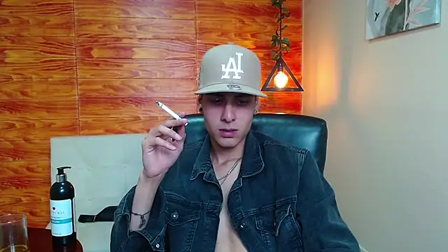 Bastiaan 28 online show from 01.04.25