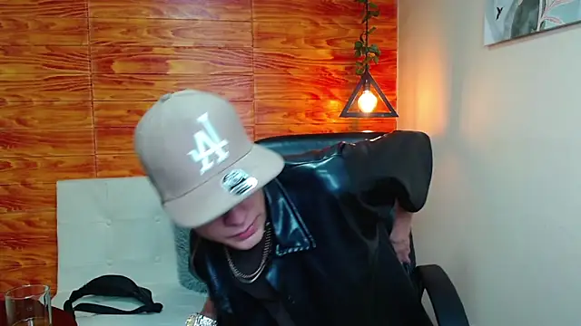 Bastiaan 28 online show from 01.05.25