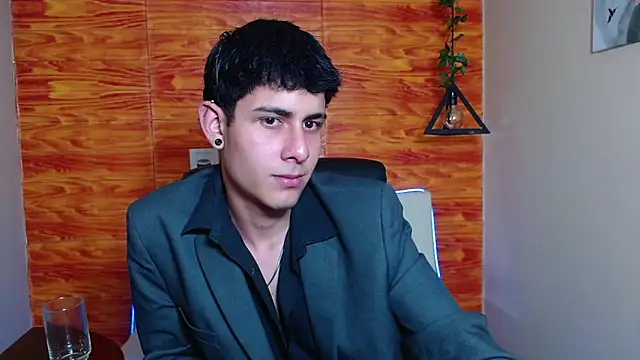 Bastiaan 28 online show from 01.18.25