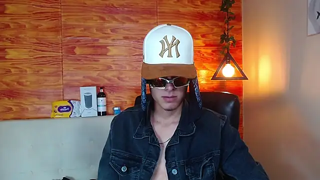 Bastiaan 28 online show from 02.14.25