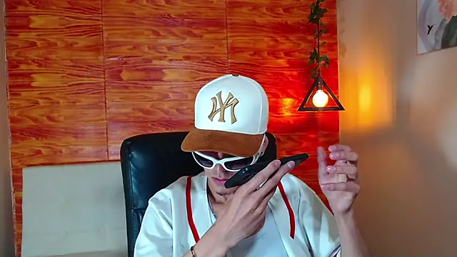 Bastiaan 28 online show from 02.20.25