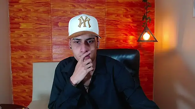 Bastiaan 28 online show from 03.14.25