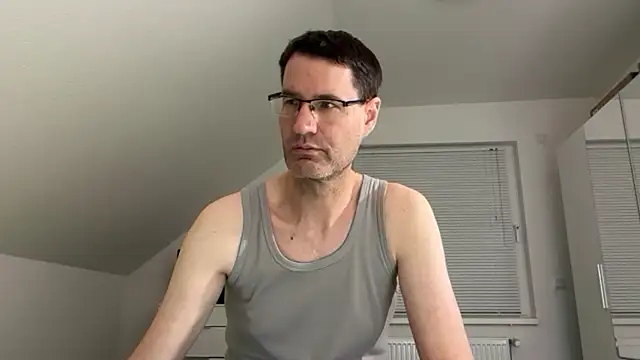 Snapshot of zxzx_cam1 chatting on 02.08.26 zxzx cam1 online show from 02.08.26