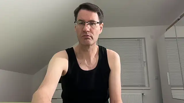 Snapshot of zxzx_cam1 chatting on 02.20.26 zxzx cam1 online show from 02.20.26