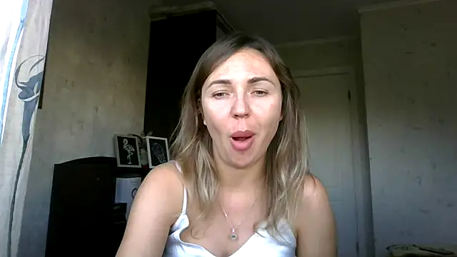 AngelinaLove28 online show from 09.26.25