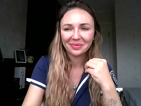 AngelinaLove28 online show from 10.18.25