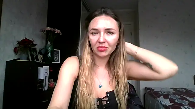 AngelinaLove28 online show from 12.18.25