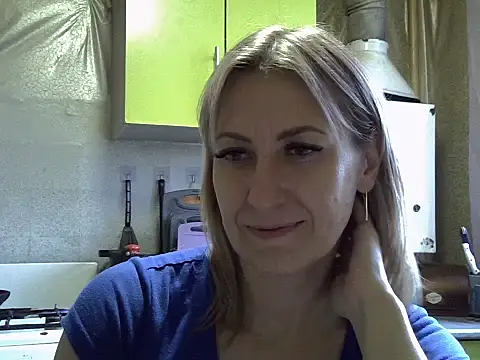 Snapshot of AshleyXHoney chatting on 09.29.25 AshleyXHoney online show from 09.29.25