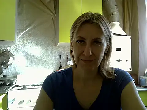 Snapshot of AshleyXHoney chatting on 09.30.25 AshleyXHoney online show from 09.30.25