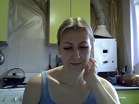 Snapshot of AshleyXHoney chatting on 11.05.25 AshleyXHoney online show from 11.05.25