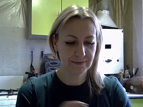 Snapshot of AshleyXHoney chatting on 11.06.25 AshleyXHoney online show from 11.06.25