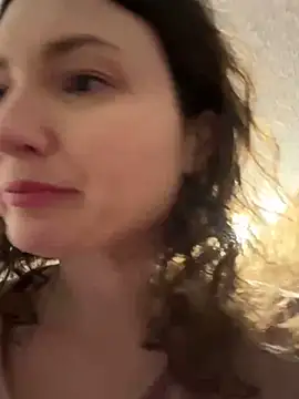 Snapshot of MilfyMrsRobinson chatting on 01.20.25 MilfyMrsRobinson online show from 01.20.25