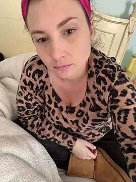 Snapshot of MilfyMrsRobinson chatting on 01.21.25 MilfyMrsRobinson online show from 01.21.25