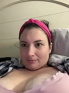 Snapshot of MilfyMrsRobinson chatting on 01.22.25 MilfyMrsRobinson online show from 01.22.25