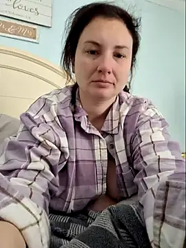 Snapshot of MilfyMrsRobinson chatting on 01.24.25 MilfyMrsRobinson online show from 01.24.25