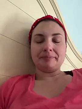 Snapshot of MilfyMrsRobinson chatting on 01.29.25 MilfyMrsRobinson online show from 01.29.25