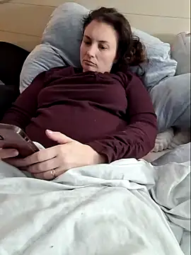 Snapshot of MilfyMrsRobinson chatting on 02.18.25 MilfyMrsRobinson online show from 02.18.25