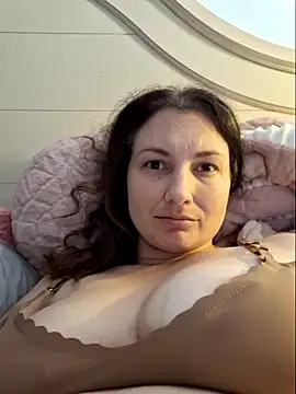 Snapshot of MilfyMrsRobinson chatting on 02.26.25 MilfyMrsRobinson online show from 02.26.25