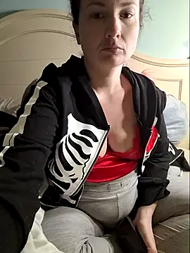 Snapshot of MilfyMrsRobinson chatting on 03.12.25 MilfyMrsRobinson online show from 03.12.25