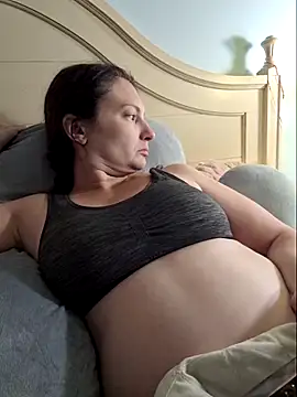 Snapshot of MilfyMrsRobinson chatting on 03.19.25 MilfyMrsRobinson online show from 03.19.25