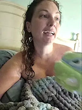 Snapshot of MilfyMrsRobinson chatting on 03.22.25 MilfyMrsRobinson online show from 03.22.25