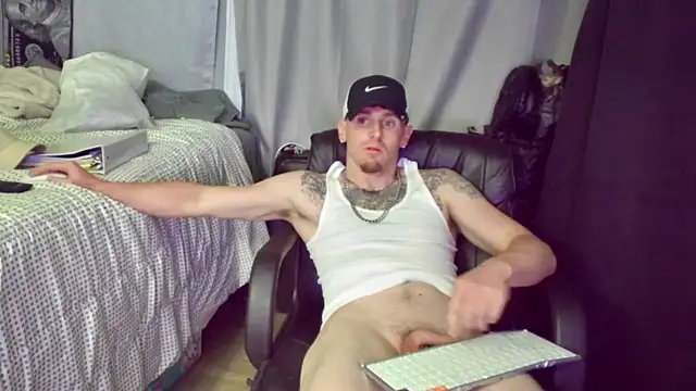 Snapshot of RyleyRydes chatting on 02.13.25 RyleyRydes online show from 02.13.25