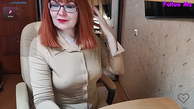 Snapshot of MyLadySkyLuck chatting on 10.04.25 MyLadySkyLuck online show from 10.04.25