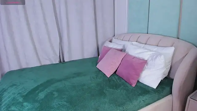 Love is Lola online show from 12.24.24