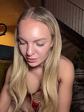 ChiaraVixen online show from 12.16.24