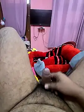 Snapshot of Loveboycurvy chatting on 12.20.24 Loveboycurvy online show from 12.20.24